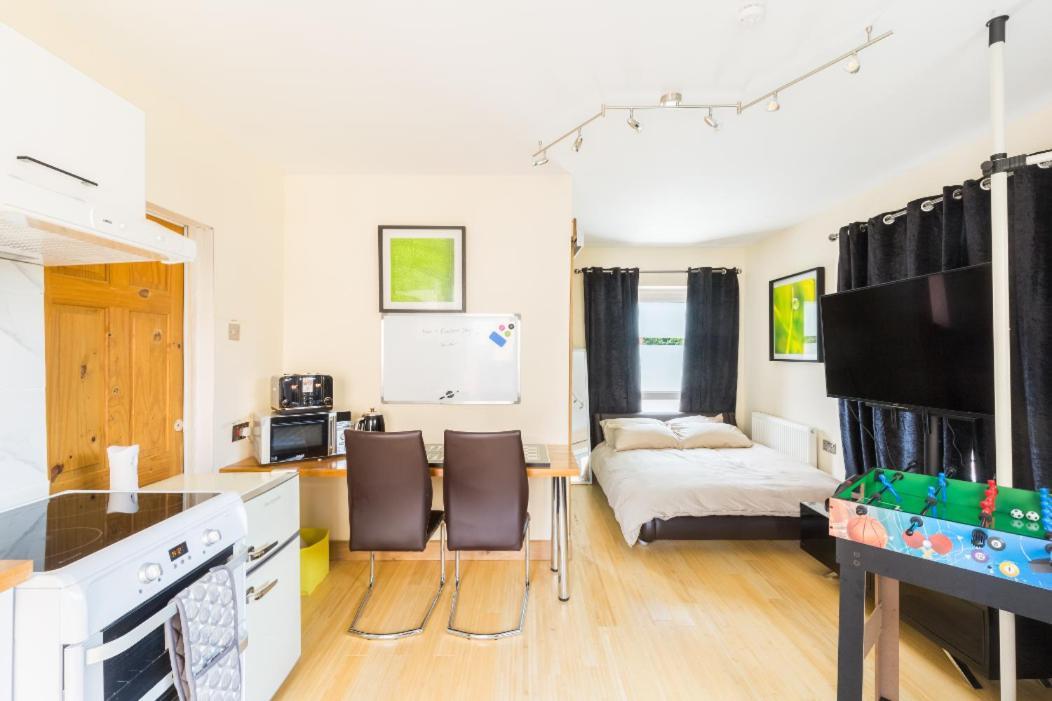 Umbrella Properties Private Apartment Birmingham Esterno foto